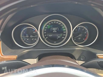 2016 Mercedes-Benz E 350 Luxury 4MATIC Sedan - miniatura 9