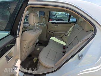 2016 Mercedes-Benz E 350 Sport 4MATIC Sedan - miniatura 13