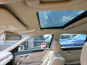 2016 Mercedes-Benz E 350 Sport 4MATIC Sedan - miniatura 18