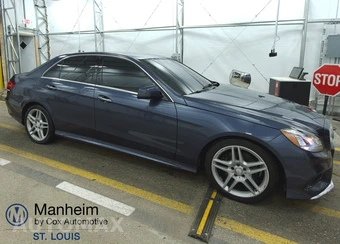 2016 Mercedes-Benz E 350 Sport 4MATIC Sedan - miniatura 3