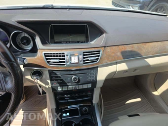 2016 Mercedes-Benz E 350 Sport 4MATIC Sedan - miniatura 10