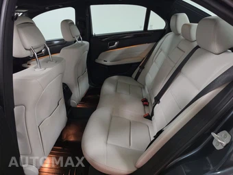 2016 Mercedes-Benz E 350 Sport Sedan - miniatura 13