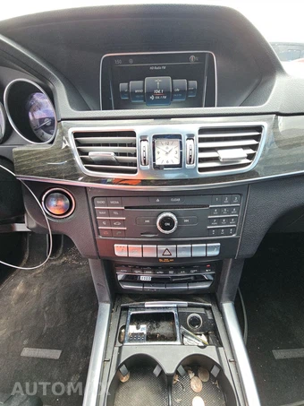 2016 Mercedes-Benz E 350 Sport Sedan - miniatura 17