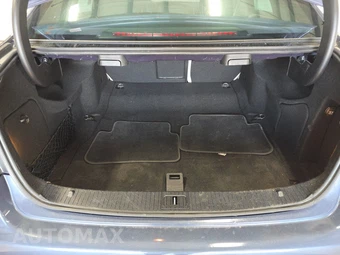 2016 Mercedes-Benz E 400 Sedan – miniatura 16