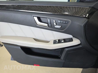 2016 Mercedes-Benz E 400 Sedan – miniatura 9