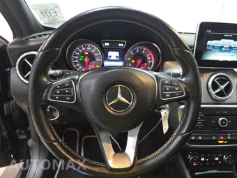 2016 Mercedes-Benz GLA 250 4MATIC – miniatura 10