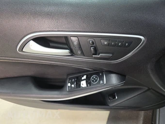 2016 Mercedes-Benz GLA 250 4MATIC – miniatura 9