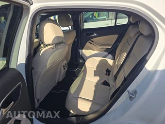 2016 Mercedes-Benz GLA 250 – miniatura 13