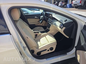 2016 Mercedes-Benz GLA 250 – miniatura 8