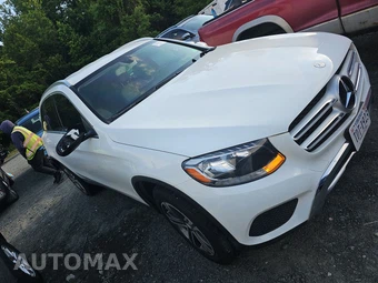 2016 Mercedes-Benz GLC 300 – miniatura 3