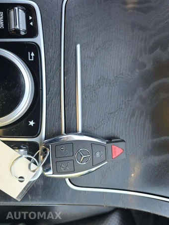 2016 Mercedes-Benz GLC 300 – miniatura 8