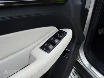 2016 Mercedes-Benz GLE 400 4MATIC - miniatura 16