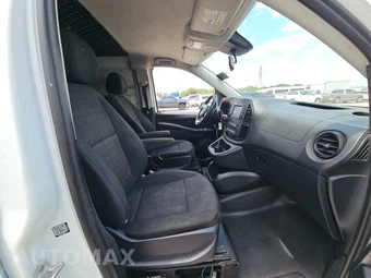 2016 Mercedes-Benz Metris Cargo Van 126.0" WB - miniatura 8
