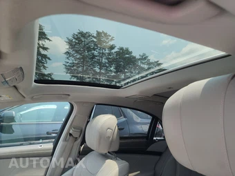 2016 Mercedes-Benz S 550 Sedan - miniatura 17