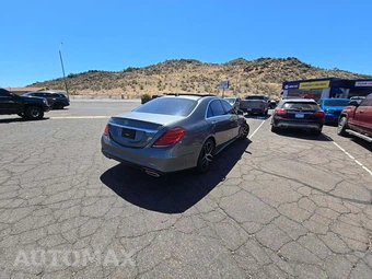 2016 Mercedes-Benz S 550 Sedan - miniatura 3