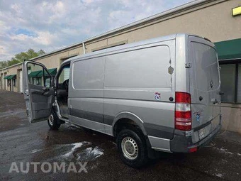2016 Mercedes-Benz Sprinter 2500 Cargo Van Standard Roof 144.3" WB – miniatura 2