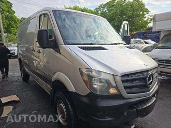 2016 Mercedes-Benz Sprinter 2500 Cargo Van Standard Roof 144.3" WB – miniatura 4