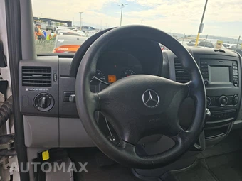 2016 Mercedes-Benz Sprinter 2500 Crew Van Standard Roof 144.3" WB - miniatura 10