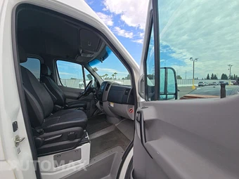 2016 Mercedes-Benz Sprinter 2500 Crew Van Standard Roof 144.3" WB - miniatura 8