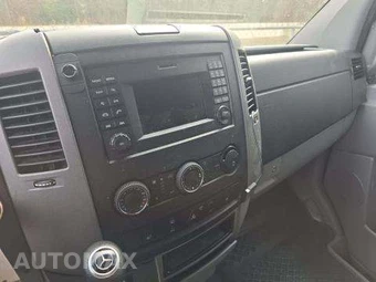 2016 Mercedes-Benz Sprinter 2500 Crew Van Standard Roof 144.3" WB – miniatura 9