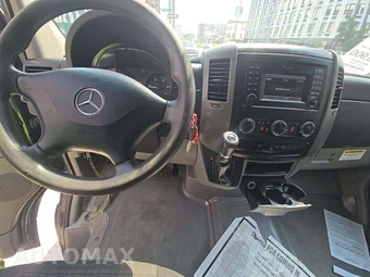 2016 Mercedes-Benz Sprinter 2500 Passenger Van 144.3" WB – miniatura 10