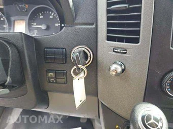 2016 Mercedes-Benz Sprinter 3500 Cab Chassis DRW – miniatura 8
