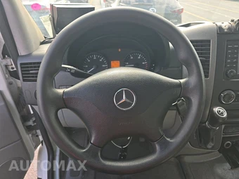 2016 Mercedes-Benz Sprinter 3500 Cab Chassis DRW - miniatura 10