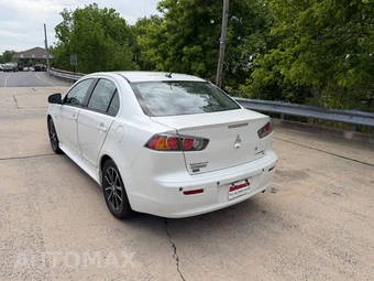 2016 Mitsubishi Lancer SE - miniatura 13