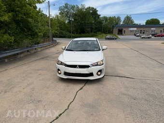 2016 Mitsubishi Lancer SE - miniatura 2