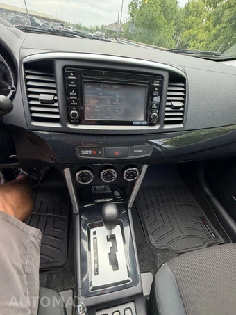 2016 Mitsubishi Lancer SE - miniatura 33