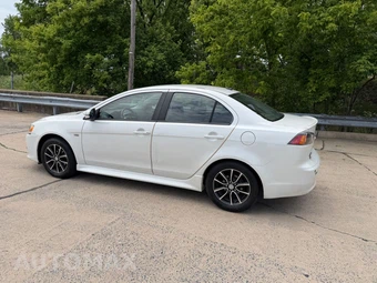 2016 Mitsubishi Lancer SE - miniatura 9