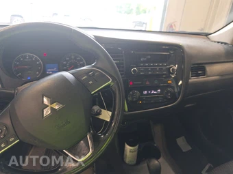 2016 Mitsubishi Outlander ES – miniatura 11