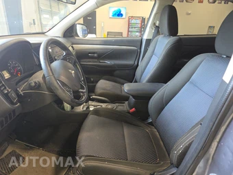2016 Mitsubishi Outlander ES – miniatura 7