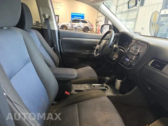 2016 Mitsubishi Outlander ES – miniatura 8