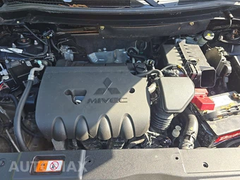2016 Mitsubishi Outlander SE – miniatura 16