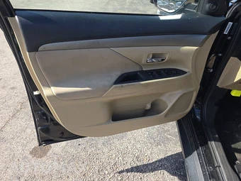 2016 Mitsubishi Outlander SE – miniatura 9