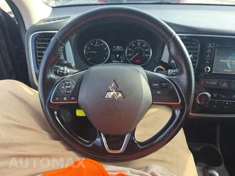 2016 Mitsubishi Outlander SE – miniatura 10