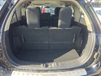 2016 Mitsubishi Outlander SE – miniatura 16