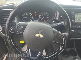 2016 Mitsubishi Outlander SE – miniatura 10