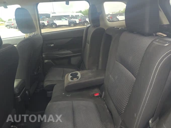 2016 Mitsubishi Outlander SE – miniatura 13