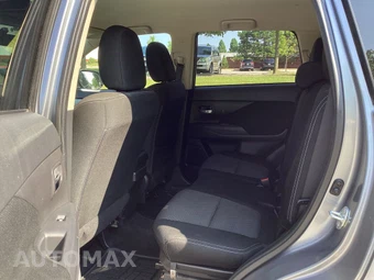 2016 Mitsubishi Outlander SE - miniatura 10