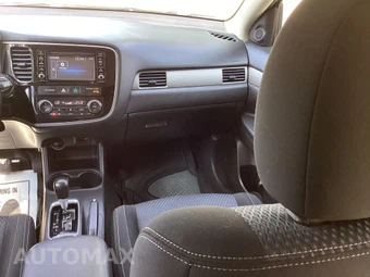 2016 Mitsubishi Outlander SE - miniatura 14