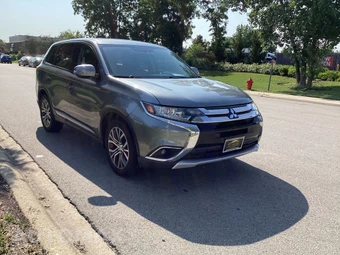 2016 Mitsubishi Outlander SE - miniatura 3