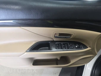 2016 Mitsubishi Outlander SEL – miniatura 9