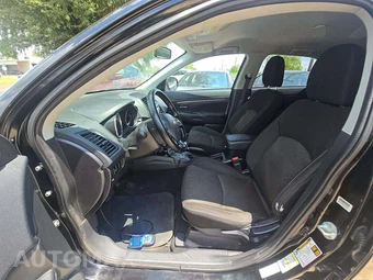 2016 Mitsubishi Outlander Sport SE - miniatura 3
