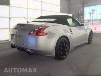 2016 Nissan 370Z Convertible - miniatura 4