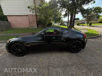 2016 Nissan 370Z Coupe – miniatura 2
