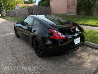 2016 Nissan 370Z Coupe – miniatura 3