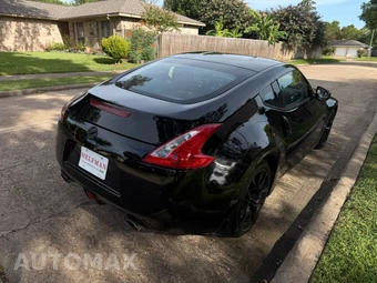 2016 Nissan 370Z Coupe – miniatura 4