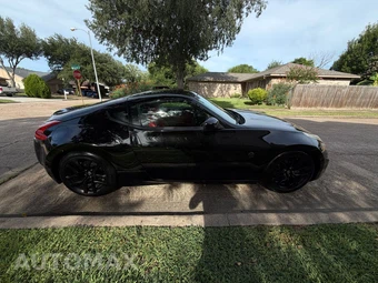 2016 Nissan 370Z Coupe – miniatura 5